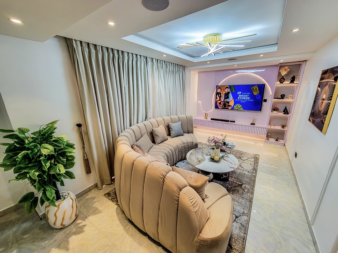 SITTING ROOM (2)