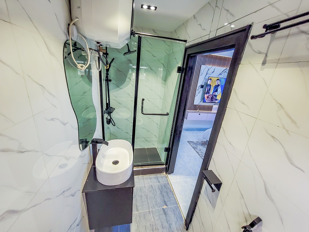 TOILET (7)